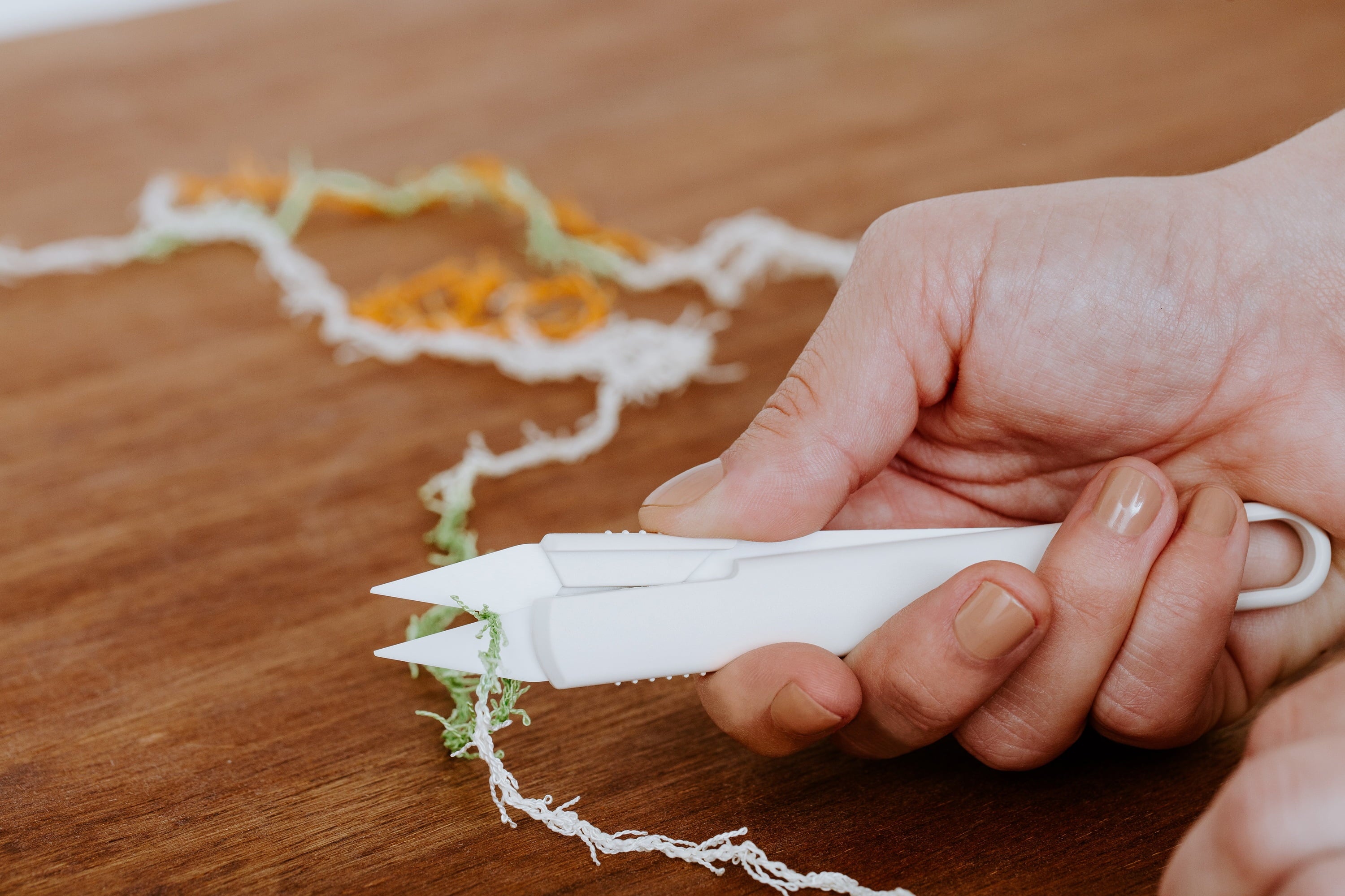 Slice 10595 Self-Opening Scissors | Easy-to-Use with Arthritis or Other Dexterity Issues, Ideal for Sewing, Tailoring & Fibre Artists | Finger Friendly Ceramic Safety Knife Blade