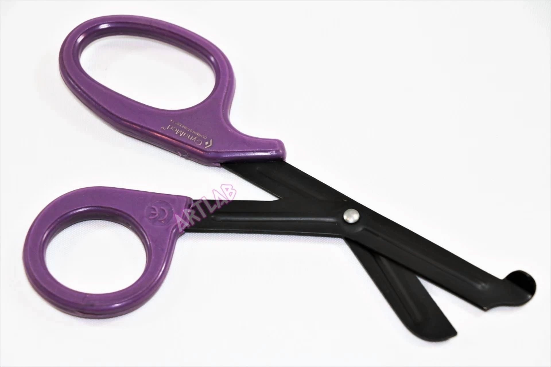 Serrated Fluoride Coated Bandage Utility Shears 7.5" With 1 Reusable Penlight
