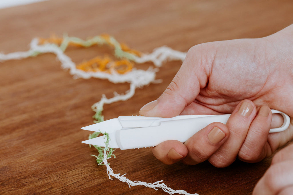 Slice 10595 Self-Opening Scissors | Easy-to-Use with Arthritis or Other Dexterity Issues, Ideal for Sewing, Tailoring & Fibre Artists | Finger Friendly Ceramic Safety Knife Blade