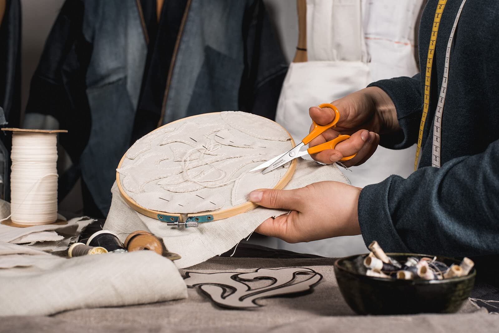 Fiskars Classic Metal Micro-Tip Needlework Scissors, Orange, 5.9 x 1.2 x 12.6 cm